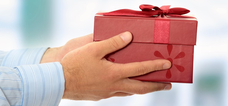 Những Món Quà Giáng Sinh Kiêng Kị Ở Các Nước Trên Thế Giới