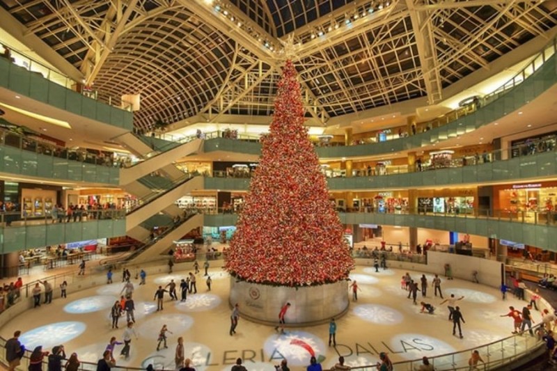 Cây thông noel trong nhà lớn nhất