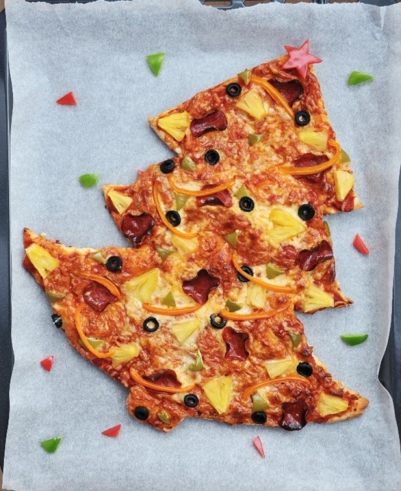 Hay đơn giản hơn chỉ là chiếc pizza hình cây thông ngộ nghĩnh