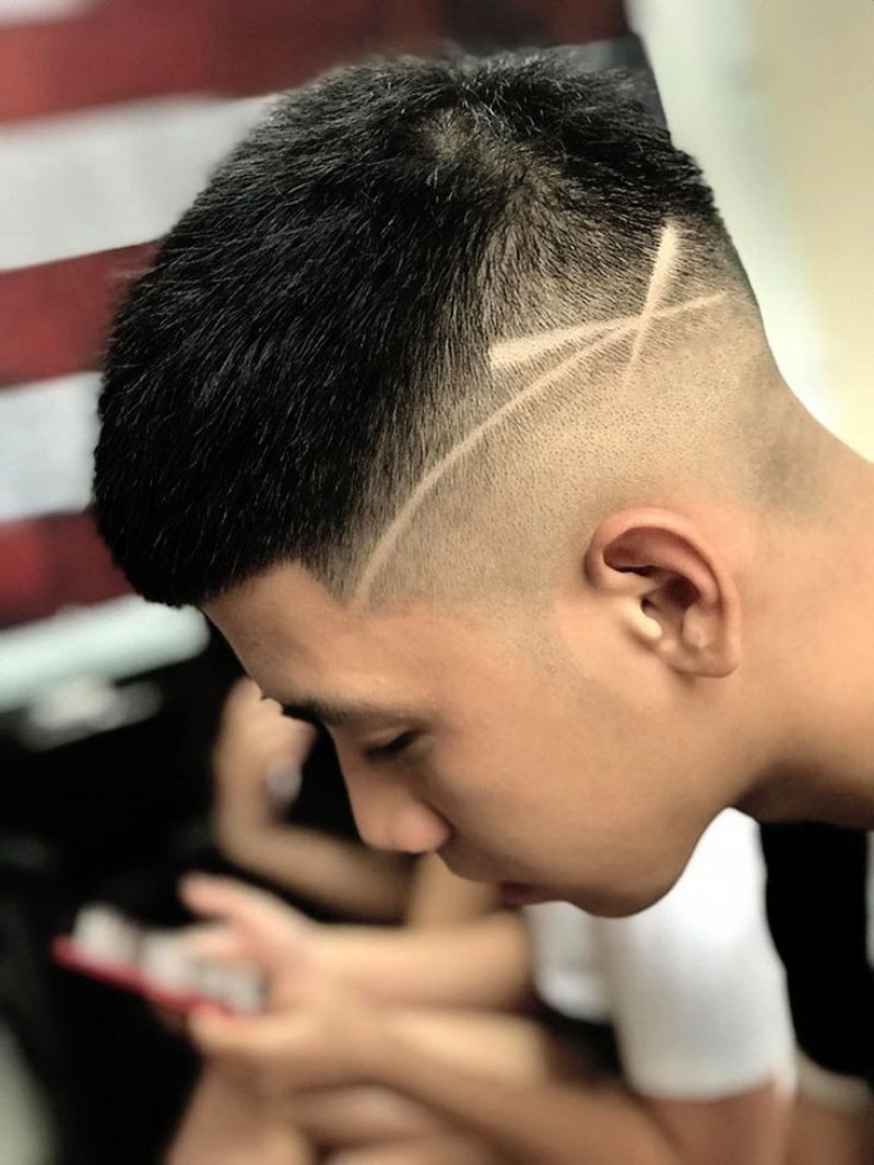 mohican đang là kiểu tóc được phái nam ưa chuộng và rất thích