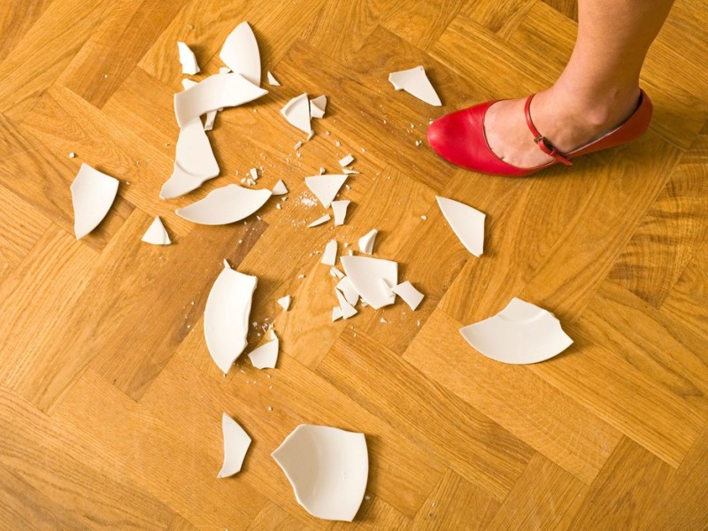 đừng để rơi, vỡ đồ vật ngày tết