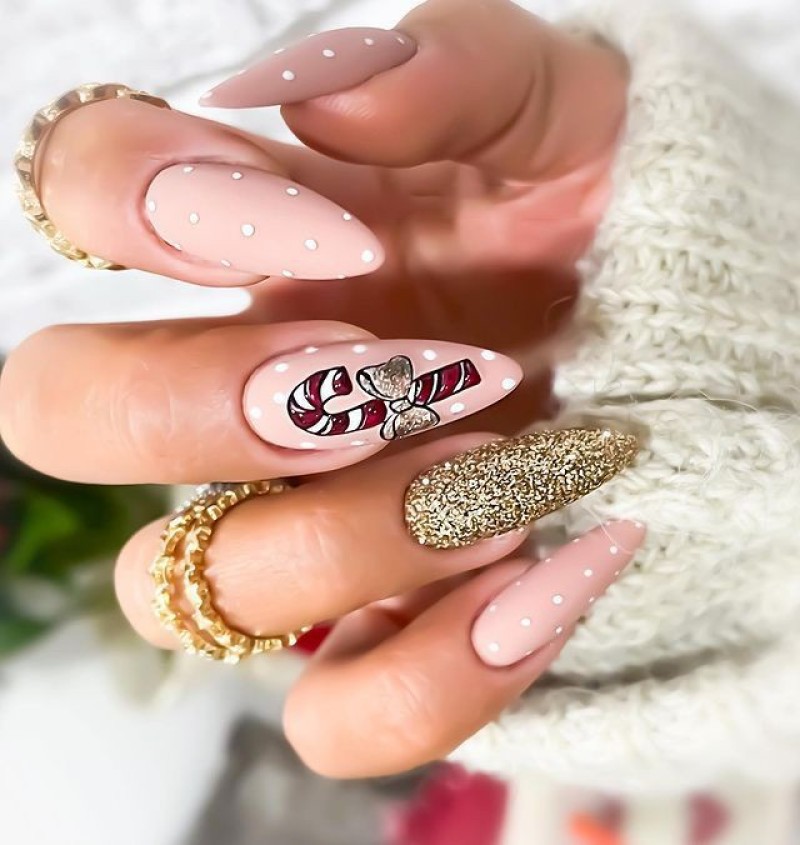 Mẫu nail đơn giản cho ngày lễ giáng sinh