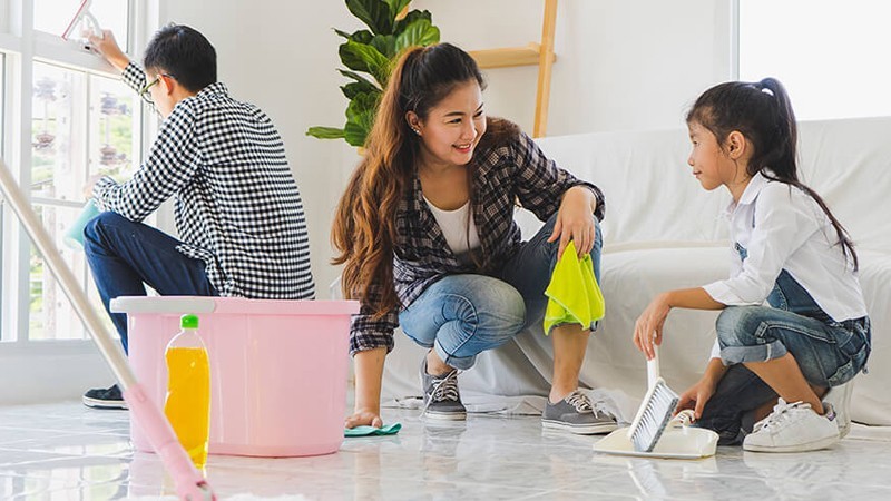 Phân chia công việc lau dọn nhà cho các thành viên