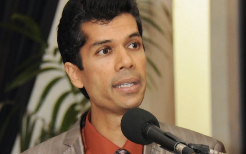 Tiến sĩ Jerome Teelucksingh - giảng viên tại Đại học Tây Ấn ở Trinidad và Tobago