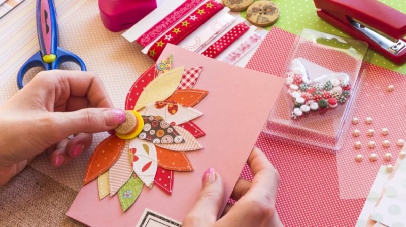 một chiếc thiệp giáng sinh bạn tự tay làm sẽ là món quà mà kim ngưu cực thích