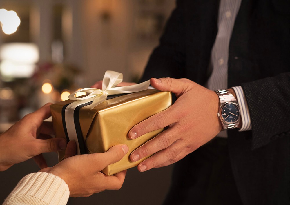 Gợi Ý Quà Tặng Giáng Sinh Cho Bạn Trai