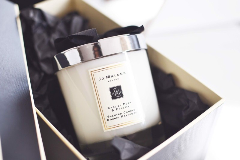 Nến thơm nước hoa Jo Malone English Pear &amp; Freesia 200g – Ru Concept