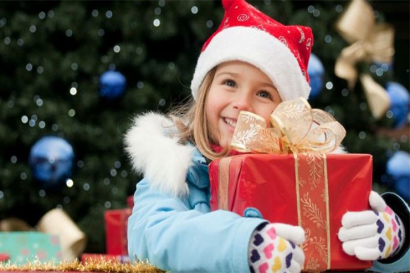 chiếc mũ noel mang đến sự dễ thương cho các bé