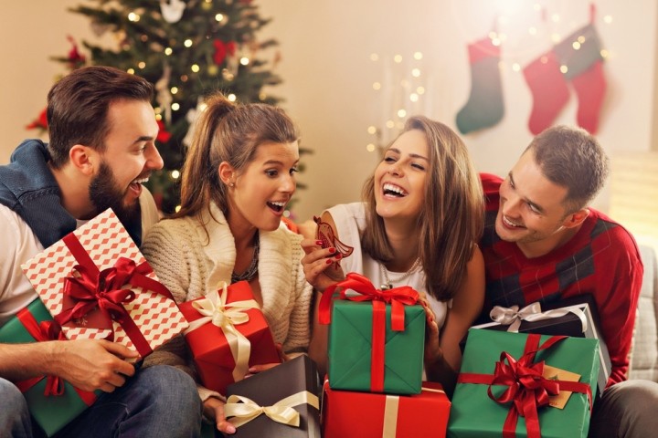 Vào Ngày Noel Nên Tặng Quà Gì Cho Người Yêu?