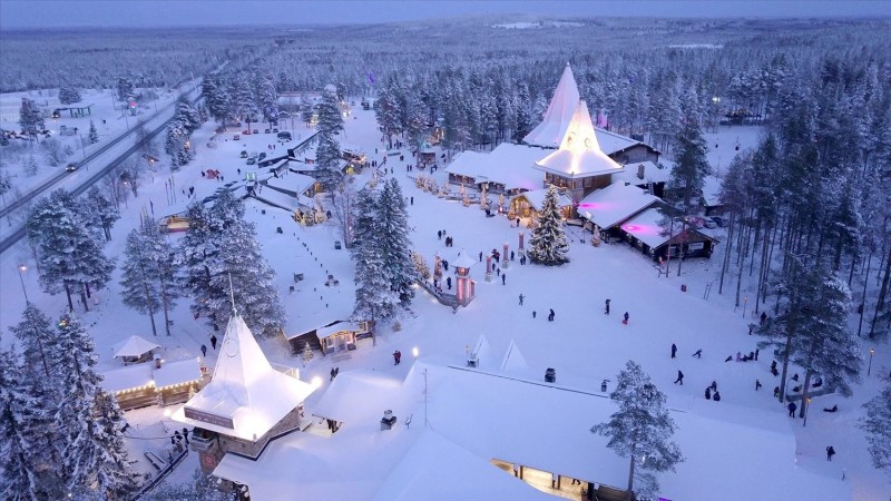 Làng ông già Noel từ trên cao