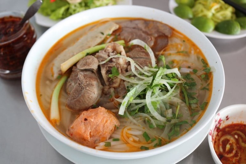 bún bò món ăn đặc sản ở nhiều nơi