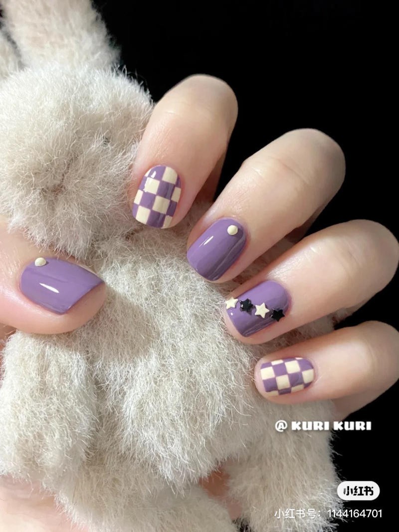 Nail màu tím đẹp vẽ họa tiết