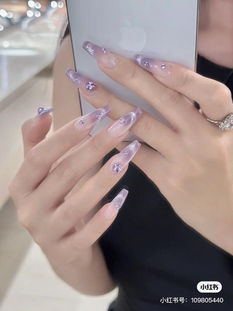 nail màu tím