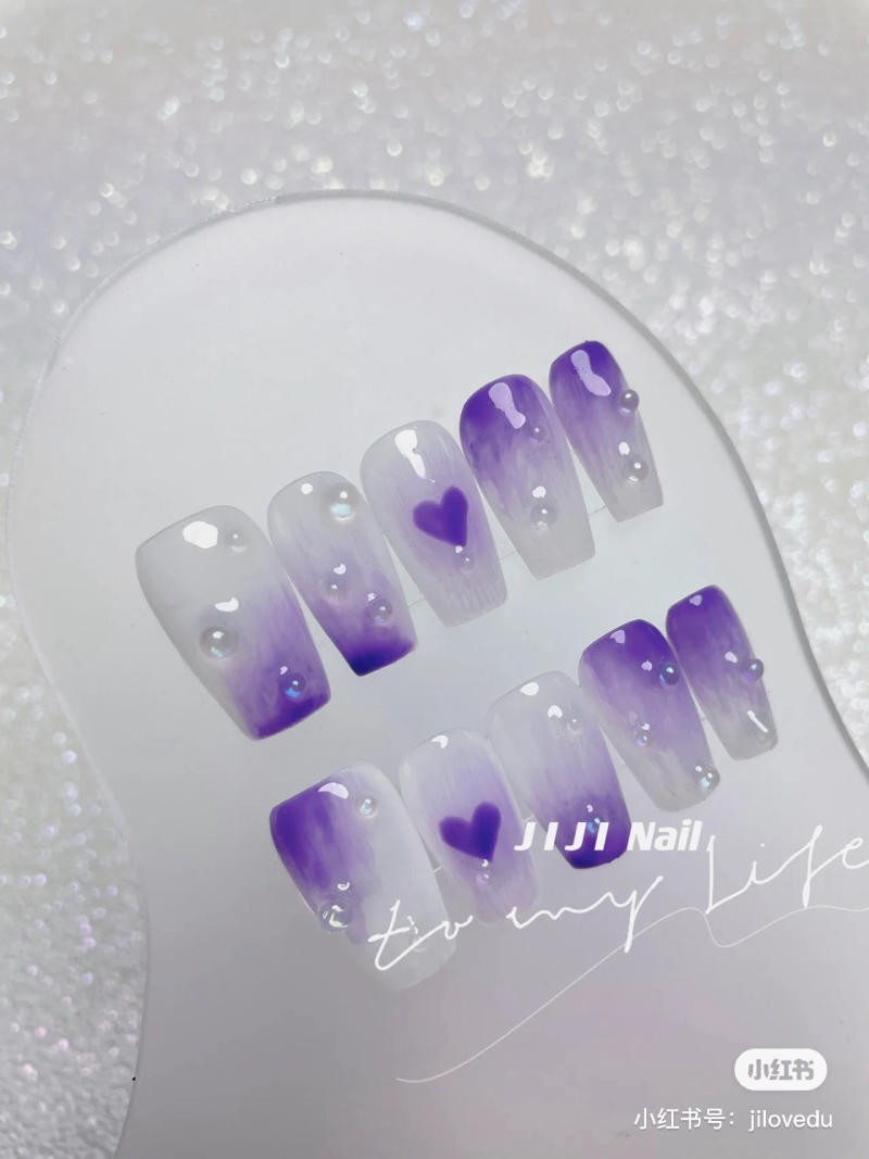 nail màu tím