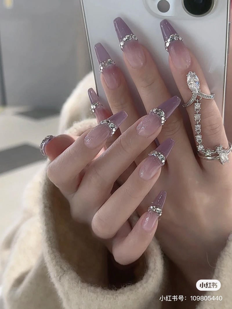 nail màu tím
