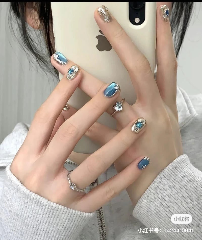 Vì sao nail xanh dương nhạt được yêu thích đến vậy?