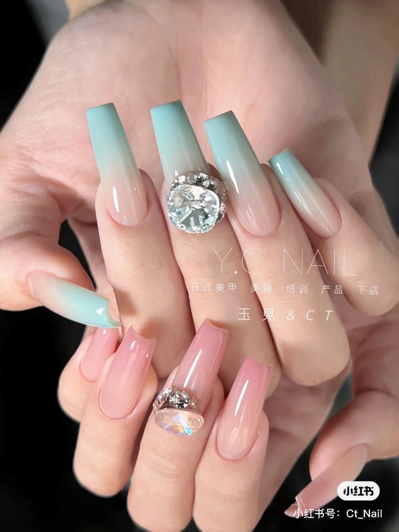 nail màu xanh dương nhạt