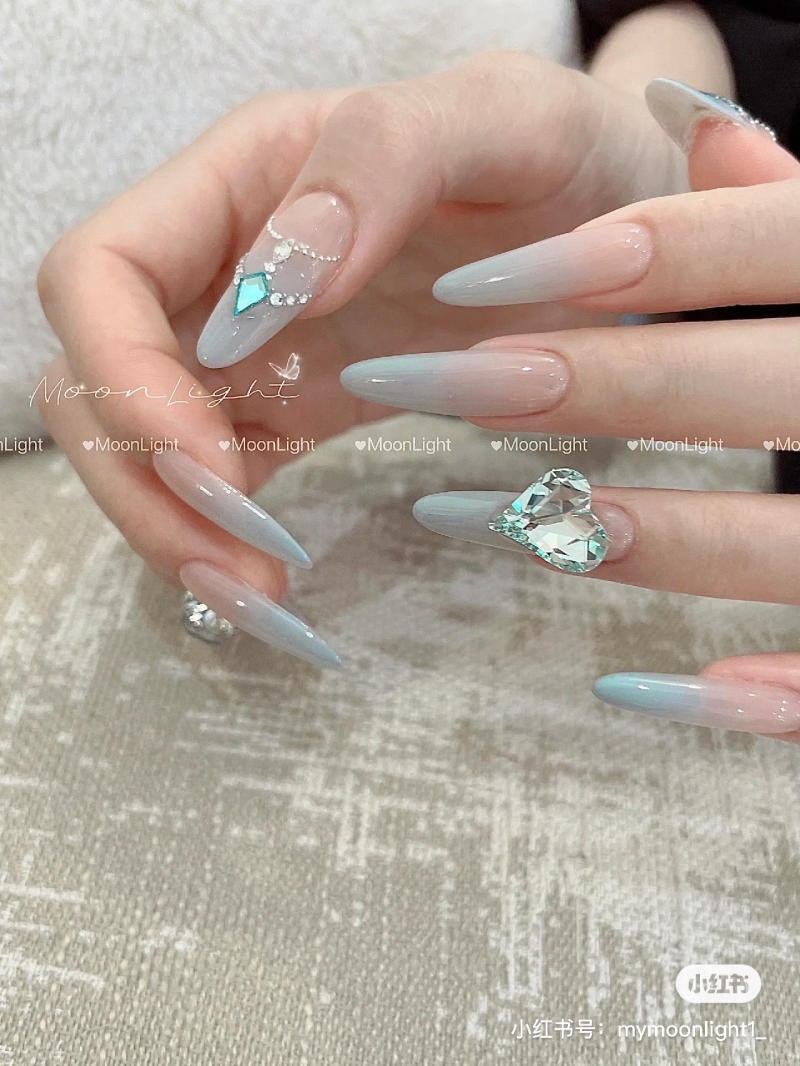 Nail xanh dương nhạt ombre cực hot