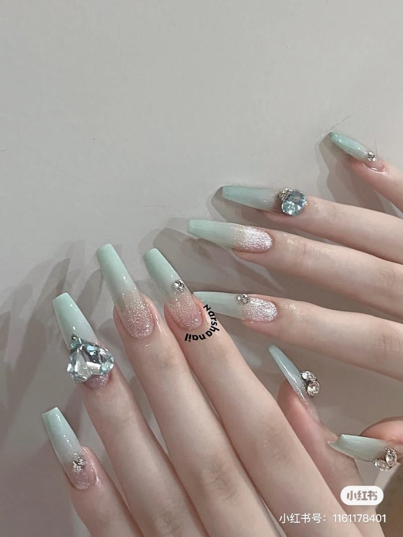 nail màu xanh dương nhạt