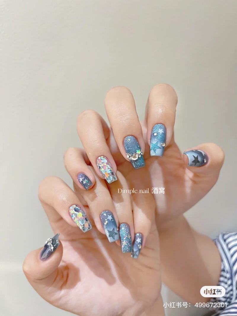 nail màu xanh dương nhạt