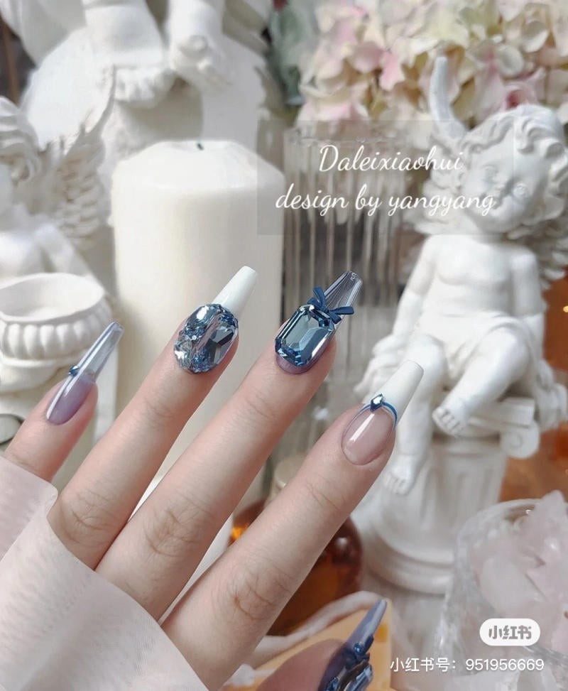 nail màu xanh dương nhạt