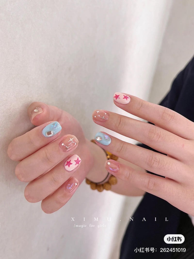 nail màu xanh dương nhạt