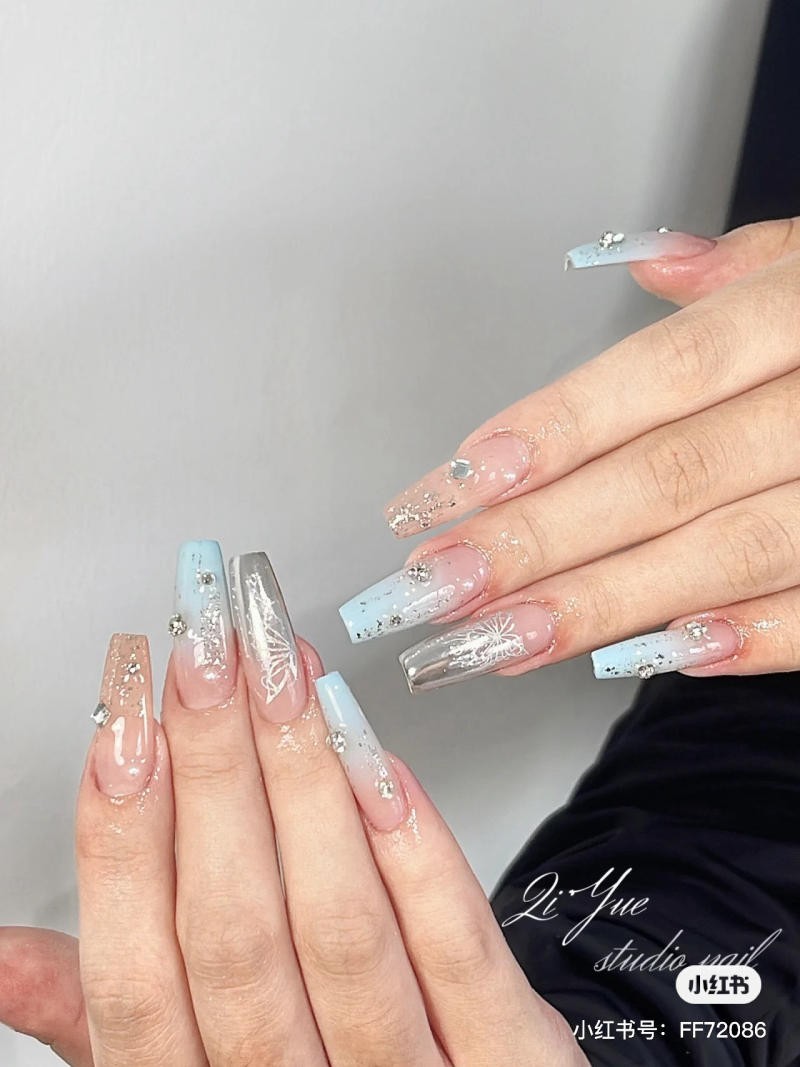 nail màu xanh dương nhạt