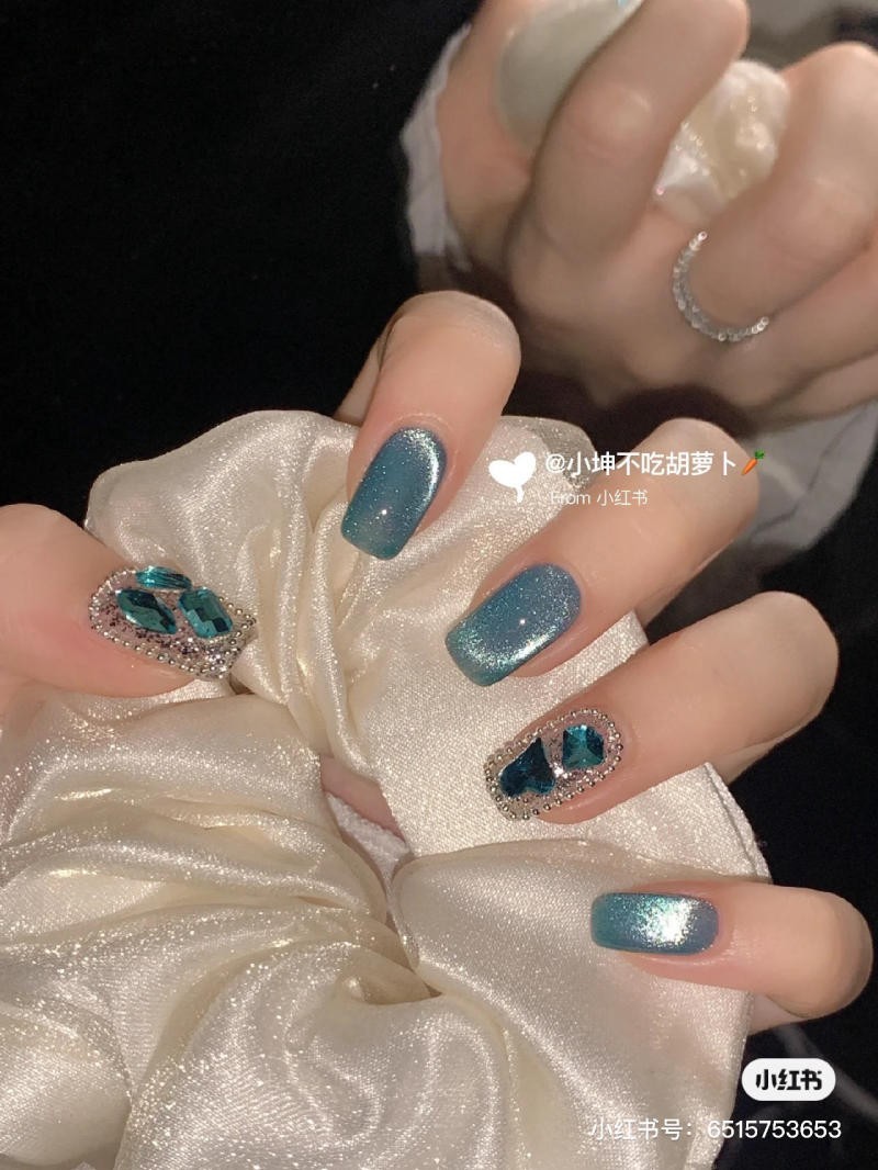 nail màu xanh dương nhạt