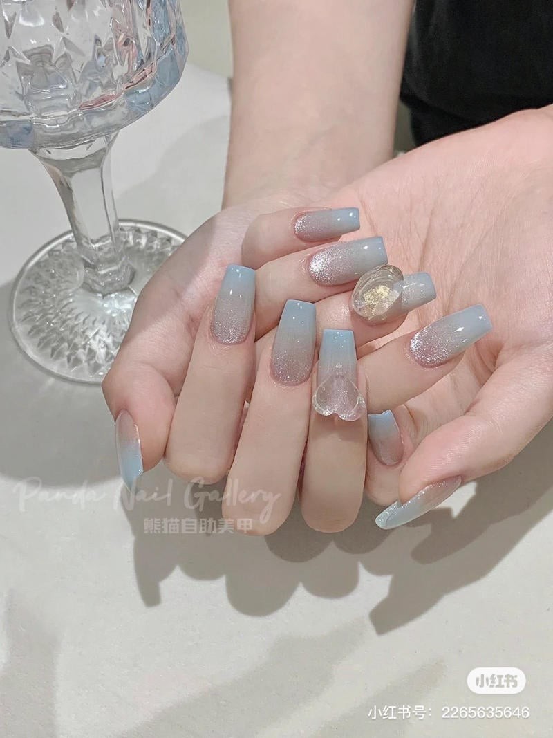 nail màu xanh dương nhạt