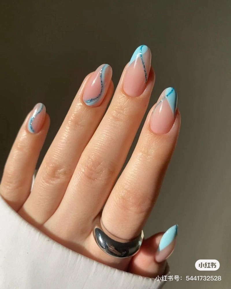 nail màu xanh dương nhạt