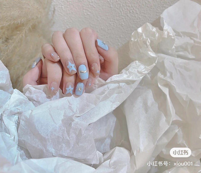 nail màu xanh dương nhạt