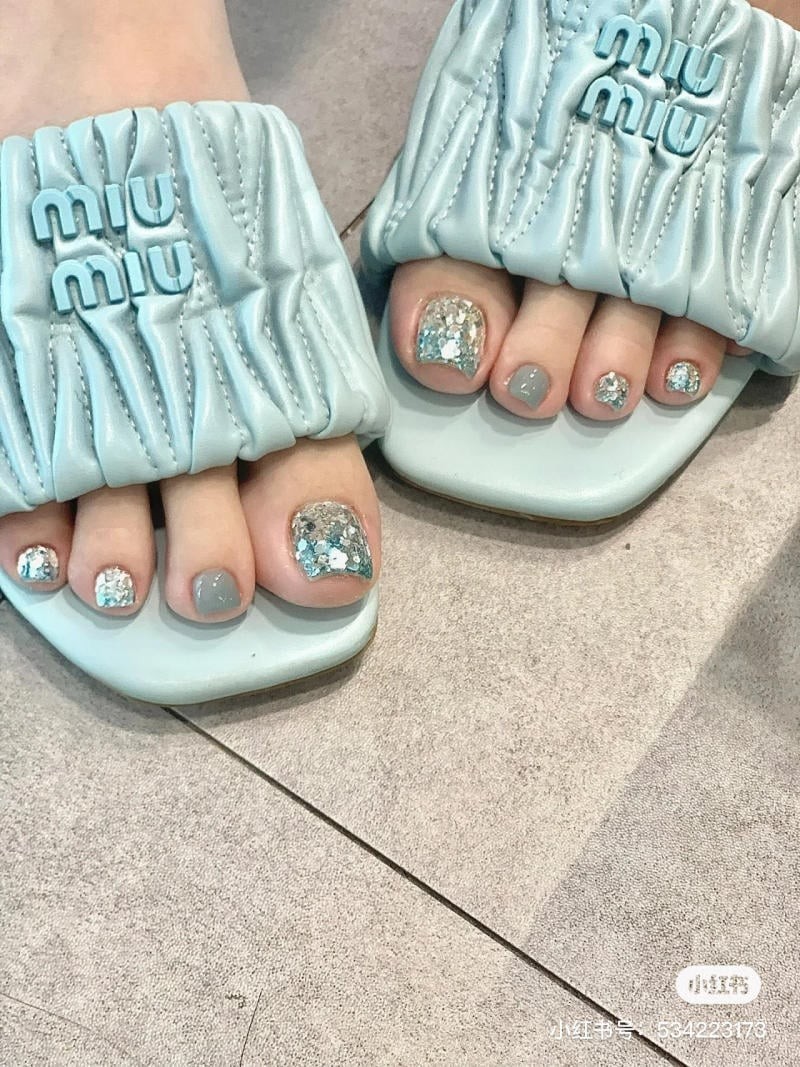 nail màu xanh dương nhạt