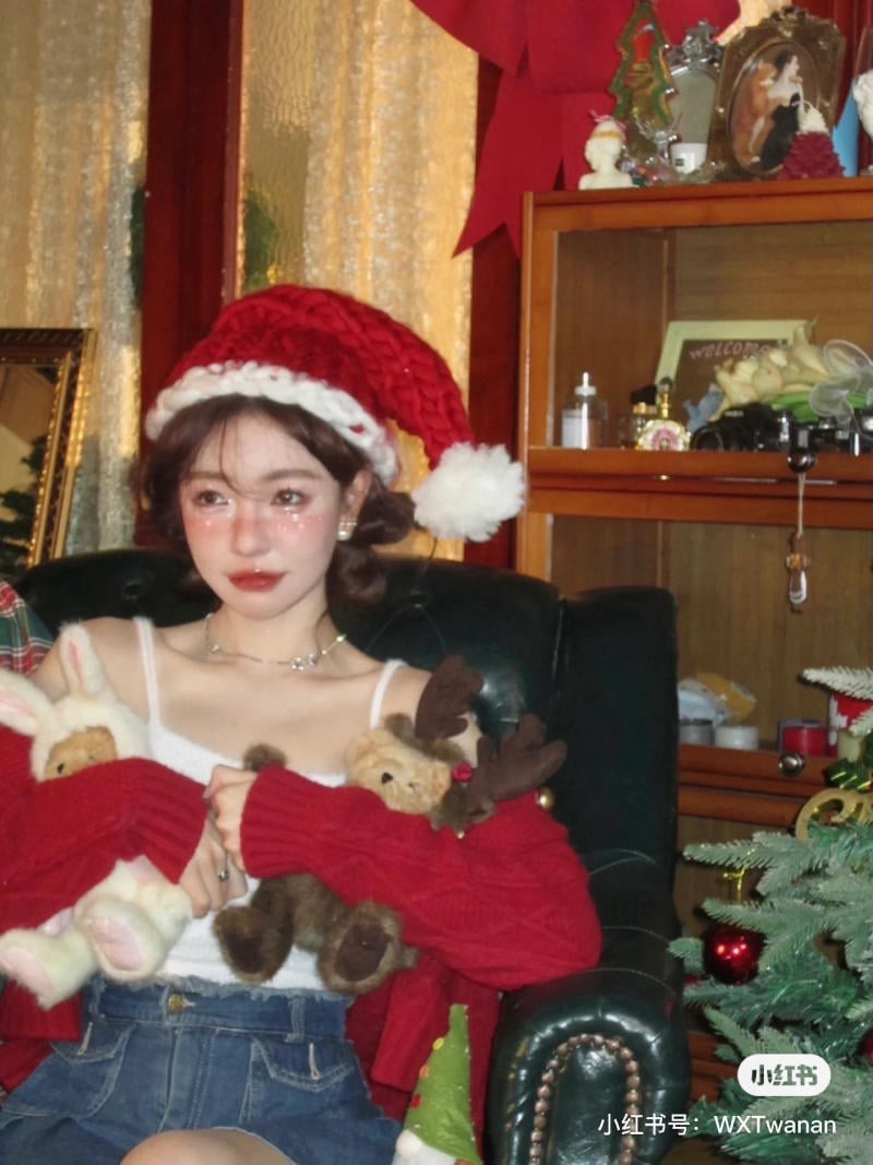 chụp ảnh với cây thông Noel