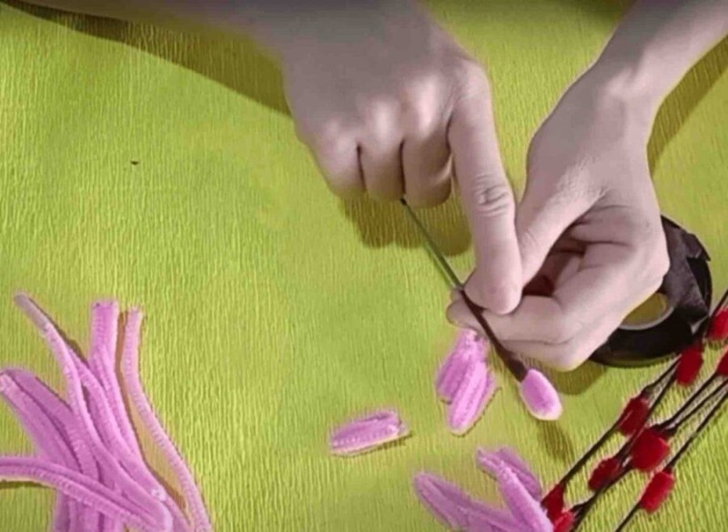 xếp các kẽm nhung lại theo màu và bảo quản tránh để bám bụi