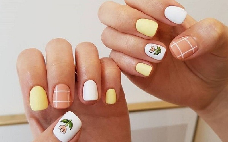Mẫu nail Tết 2024 Hàn Quốc họa tiết đơn giản