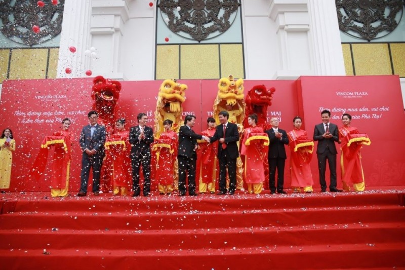 khai trương tháng cuối năm có nên