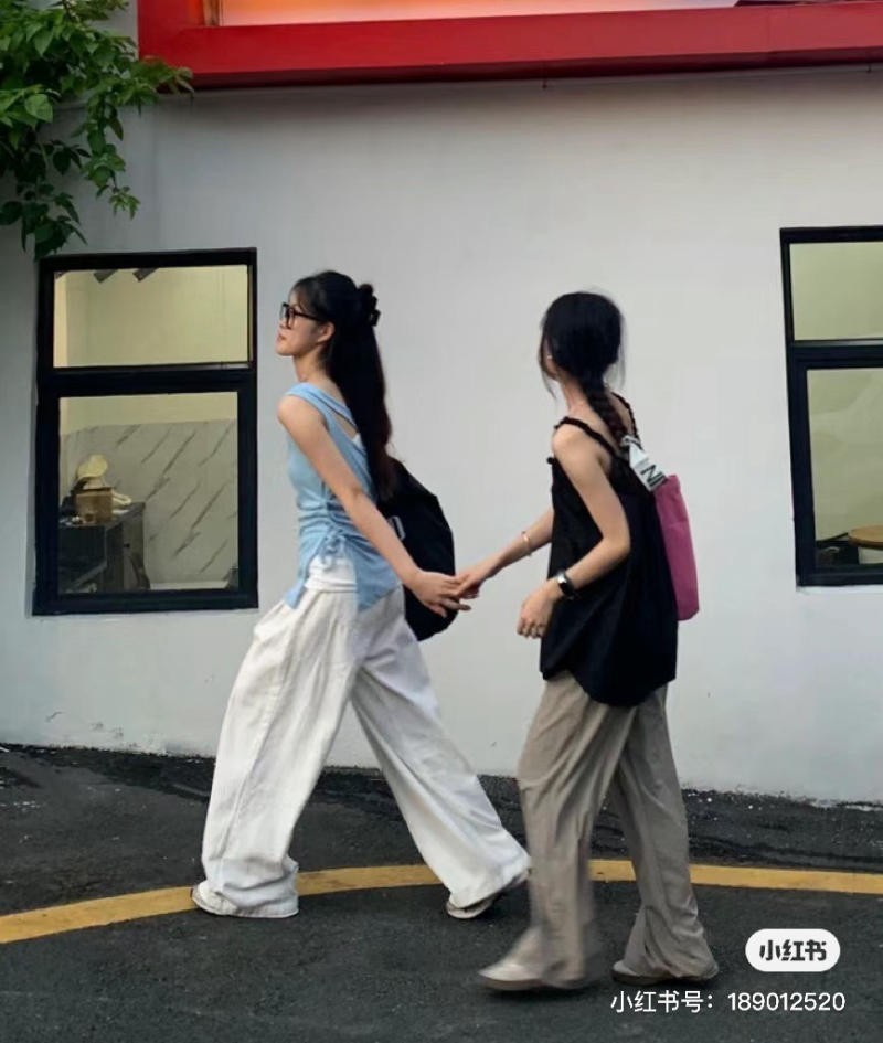 chụp ảnh với hội bạn thân