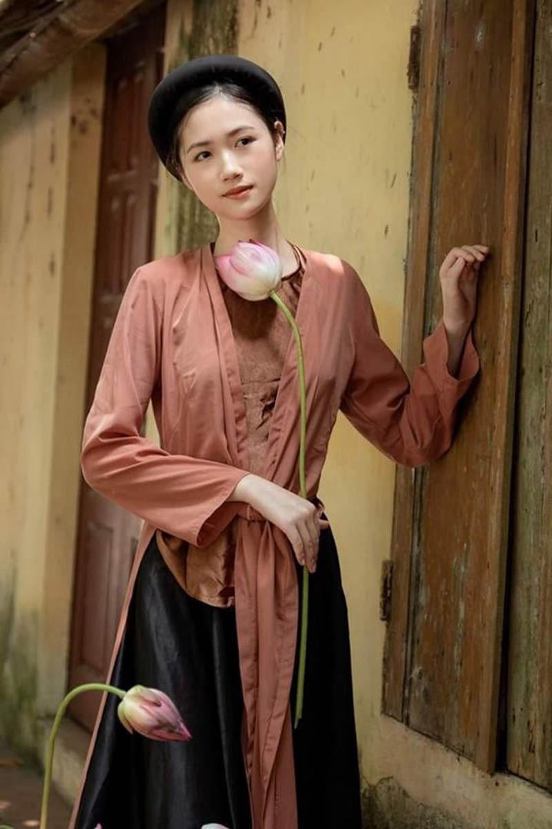 Áo dài tứ thân truyền thống