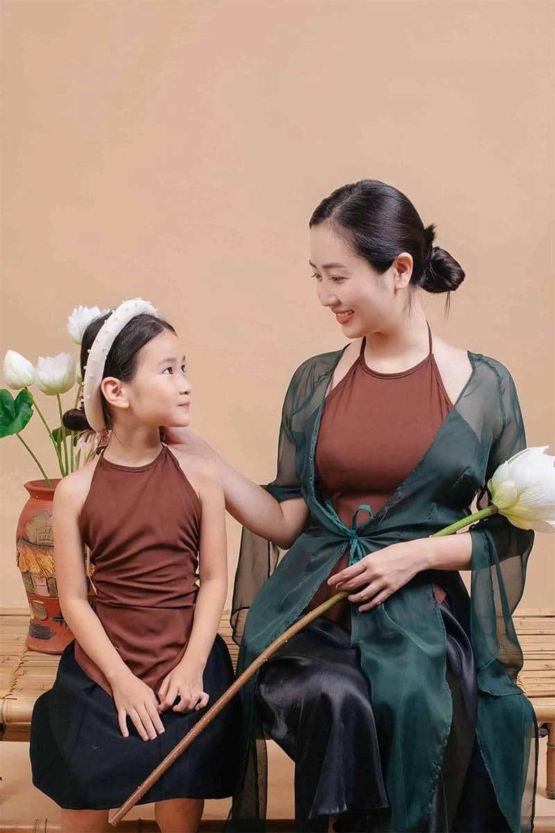 Áo yếm tứ thân cách tân