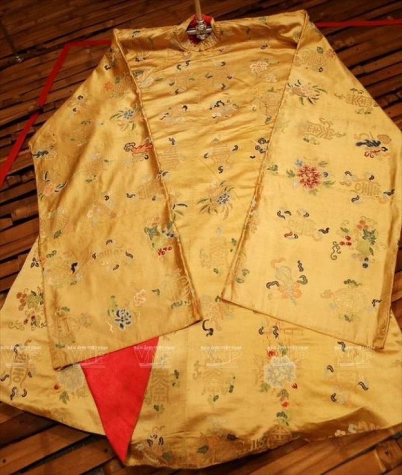 Áo bào dạng thụ lĩnh triều Nguyễn.