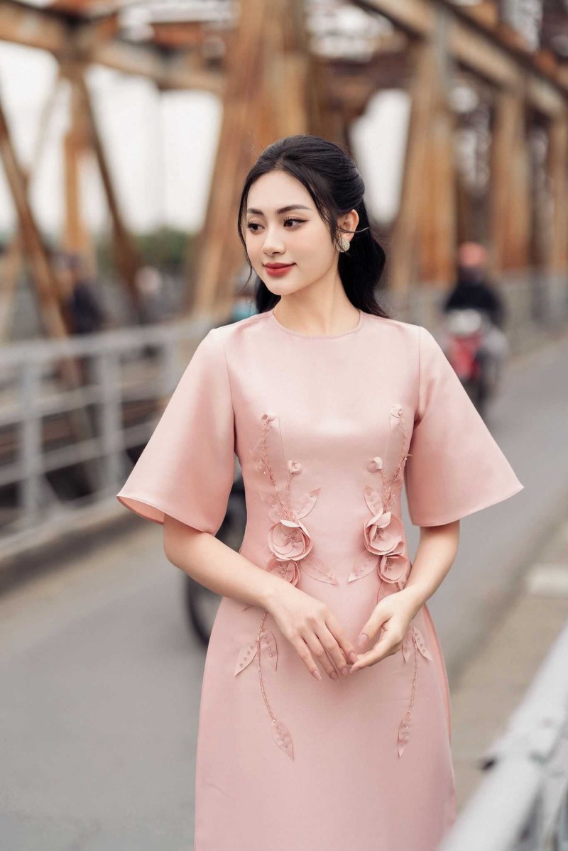 Áo dài cách tân hiện đại trẻ trung  