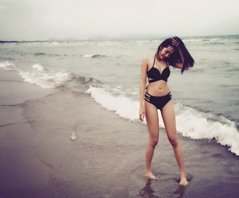 Đi Vũng Tàu tắm biển thì việc diện những bộ Bikini trẻ trung, năng động là điều vô cùng thú vị đối với du khách trẻ