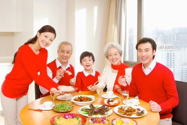 Mách Bạn Cách Ăn Uống Đúng Cách Để Tết Luôn Vui Khoẻ Bên Gia Đình
