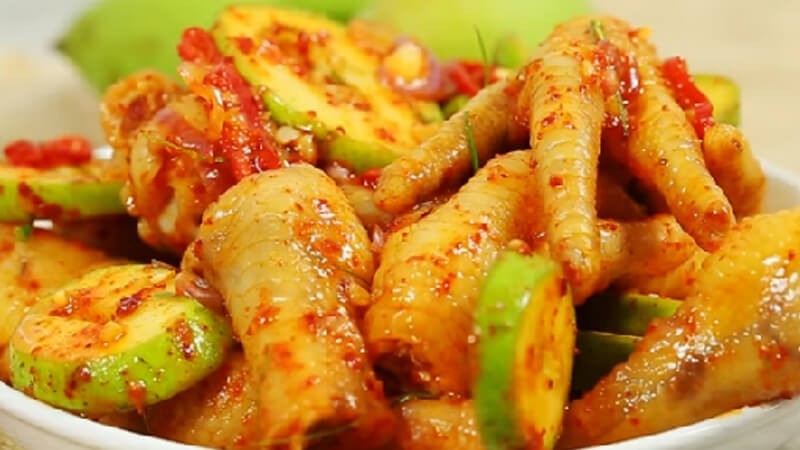 Cách làm chân gà sả tắc sốt Thái