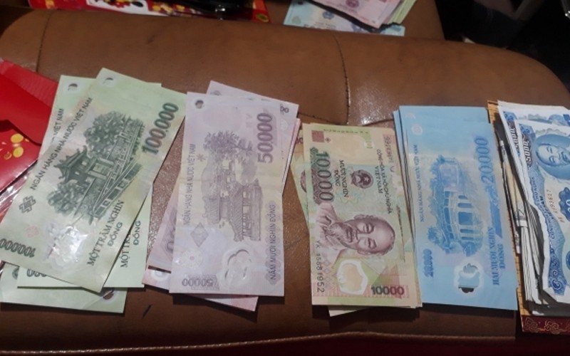 tiền lì xì tết
