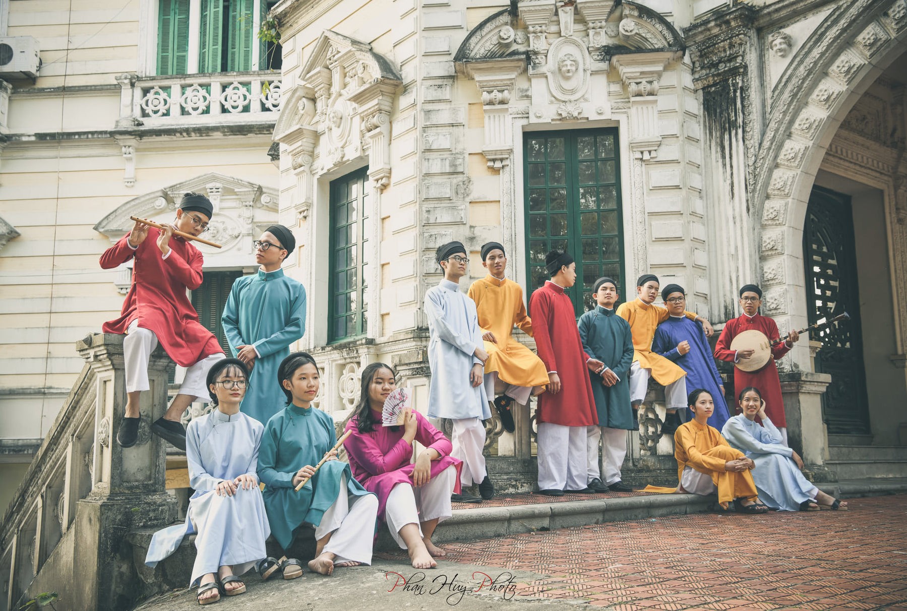 Trào Lưu Mặc Cổ Phục Của Giới Trẻ. Thế Nào Là Tương Lai Của Quá Khứ
