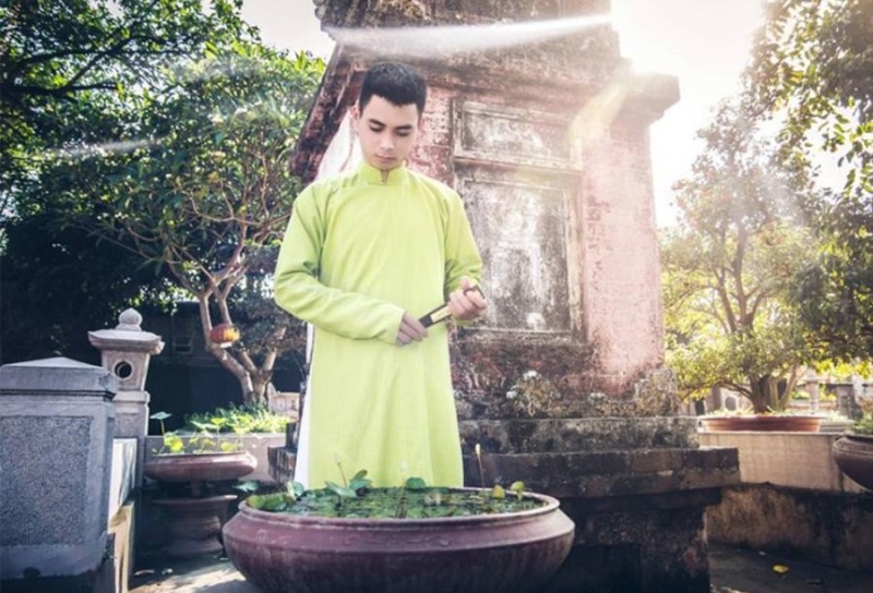 Áo thời Nguyễn do nhóm Đại Việt Cổ Phong phục dựng và may lại có chỉnh sửa