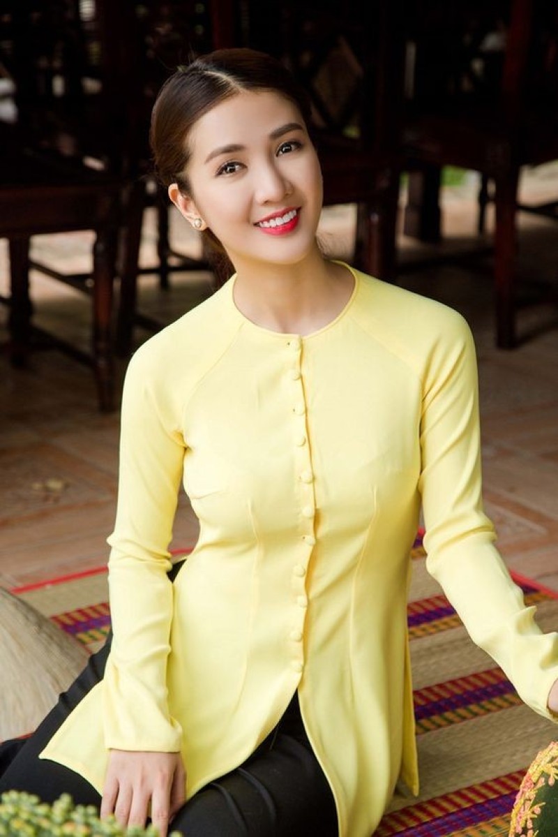 Áo bà ba cổ tròn cách tân