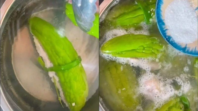 Nấu canh khổ qua