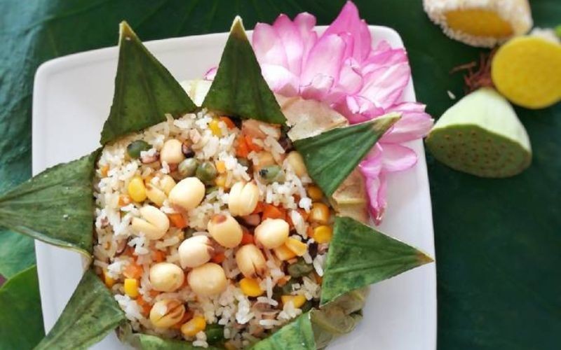 Cơm chiên lá sen